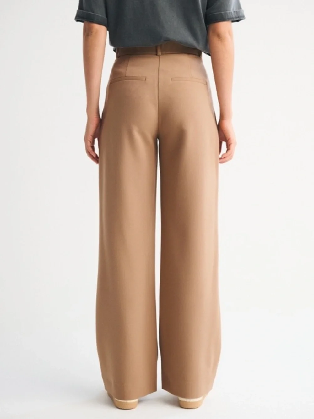 Abercrombie & Fitch pants leg tan